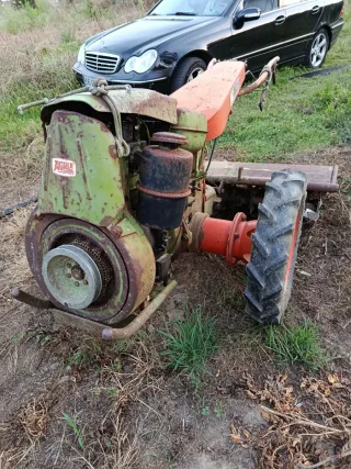 Motocultor Agria Verde y Naranja