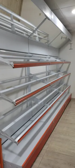 Expositor Fruta 3.90m x 2.60m