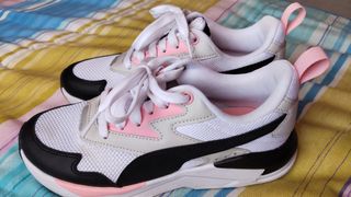 Deportivas Puma Blancas y Rosas