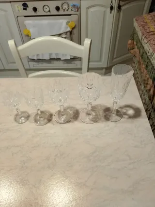 Bicchieri cristallo e caraffa