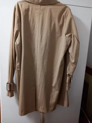 Chaquetón marrón con cuello y puños de pelo