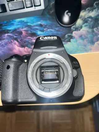 Cámara Canon EOS 600D Negra