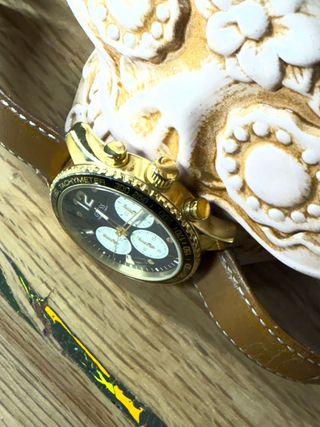 Reloj Guess Dorado y Marrón