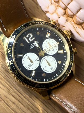 Reloj Guess Dorado y Marrón