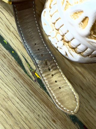 Reloj Guess Dorado y Marrón