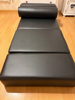 Puff convertible en cama negra