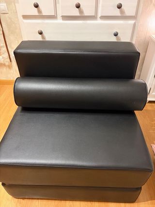 Puff convertible en cama negra