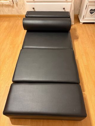 Puff convertible en cama negra