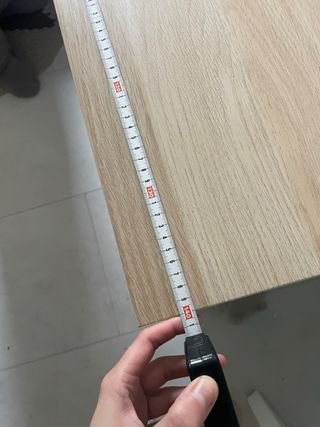 Scrivania Ikea in legno con cassettiera bianca