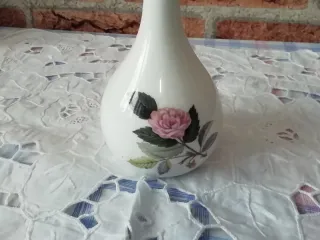 Wedgwood Vaso Porcellana Rosa