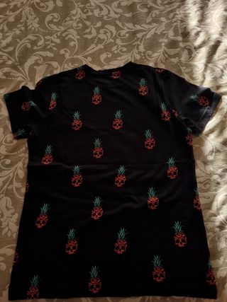 T-shirt Primark Preta Estampada Abacaxi Caveira