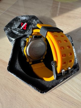 Casio G-Shock GA-900A Negro y Amarillo