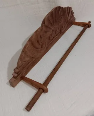 Perchero/Toallero madera tallada