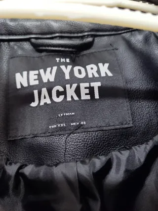 Chaqueta efecto piel negra hombre