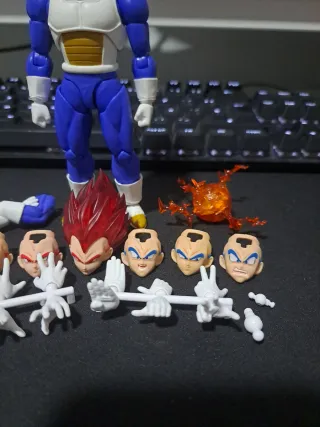 Figura Vegeta Super Saiyan Blue, Leer descripción