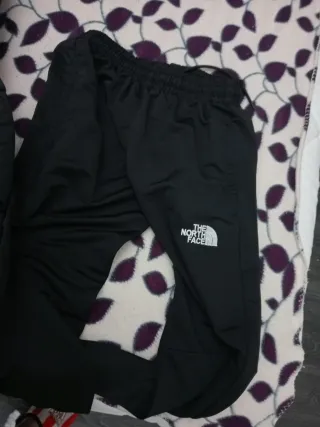 Conjunto The North Face Anorak y Pantalón Negro