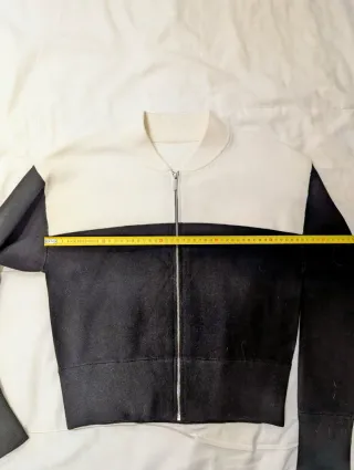 Sudadera estilo Bomber Cremallera Blanca y Negra