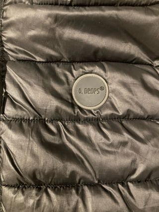 Chaleco acolchado con capucha Bershka negro