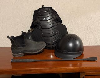 Conjunto Equitación Fouganza: Peto, Casco, Bota