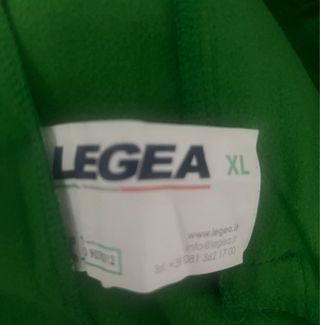 Talla XL. Chaqueta deportiva LEGEA.