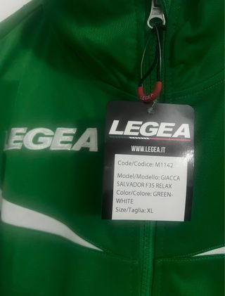 Talla XL. Chaqueta deportiva LEGEA.