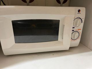 Microondas Artrom en buen estado