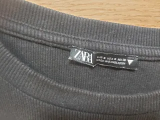 Camiseta Zara Negra Volantes - Talla S