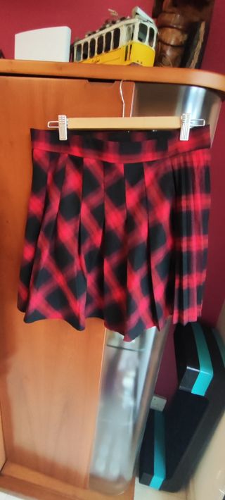 Falda mango tipo escocesa. Talla L.