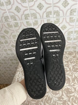 Zapatillas Nike Negras y Blancas