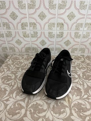 Zapatillas Nike Negras y Blancas