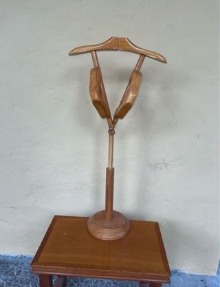 Percha de madera para ropa