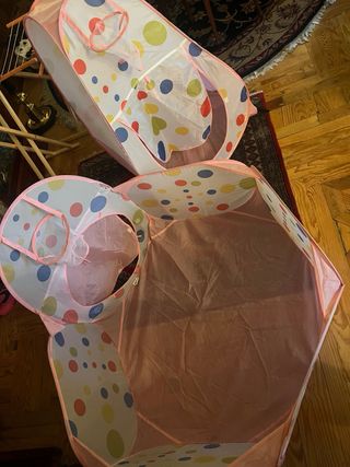 Parque de bolas infantil con aros