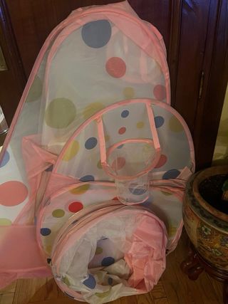 Parque de bolas infantil con aros