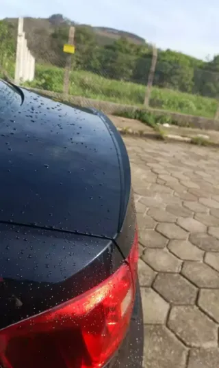 alerón o lip de portón de maletero  universal