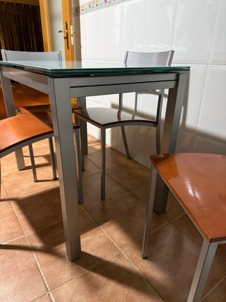 Mesa y 4 Sillas Cocina/Comedor
