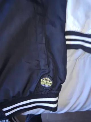 Chaqueta Bomber Negra y Blanca