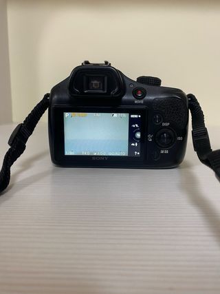 Sony Alpha 3000 + objetivo + 2 baterías + funda