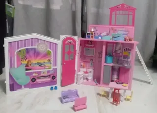Casa de muñecas Barbie rosa