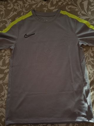 T-shirt Nike Desporto Cinza e Verde