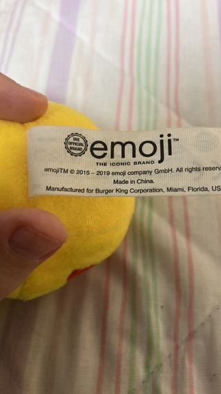 Peluche Emoji Lanzando Besos 8cm