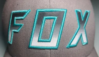 Gorra Fox Gris y Turquesa