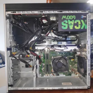 PC I7 6700, 16GB, GTX 1060 3GB.