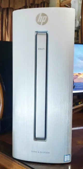 PC I7 6700, 16GB, GTX 1060 3GB.