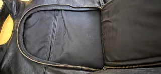 Mochila de cuero negra