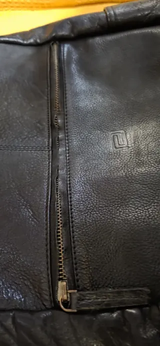 Mochila de cuero negra