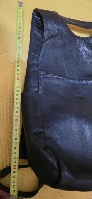 Mochila de cuero negra