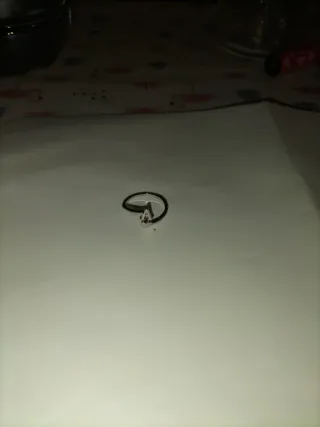 Anillo de plata con circonita  Venta en persona