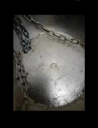 Báscula romana con plato y cadenas