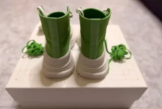 Alexander McQueen Sneakers Verdes y Blancas