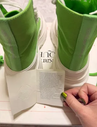 Alexander McQueen Sneakers Verdes y Blancas